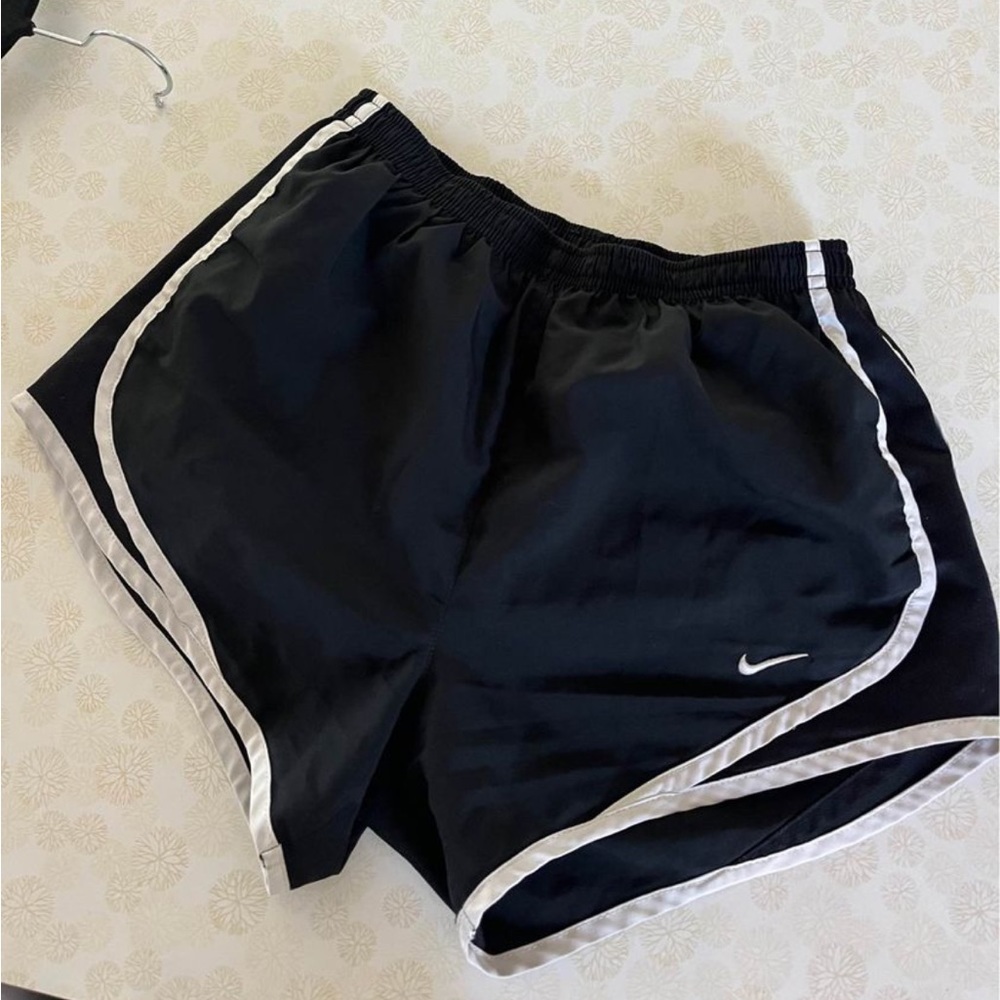 Nike dri fit running shorts black white well loved missing drawstring